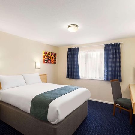 Days Inn Sutton Scotney South Εξωτερικό φωτογραφία